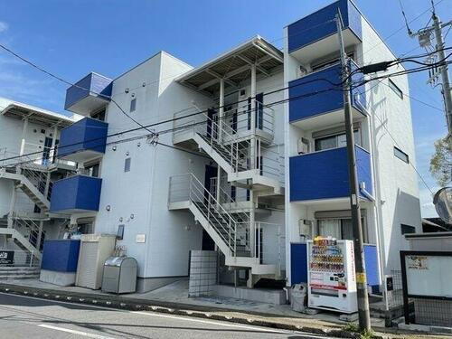 クレサージュ新松戸 3階建