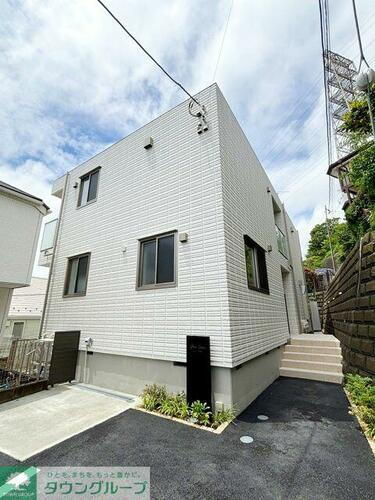 神奈川県横浜市南区永田北１丁目 2階建 