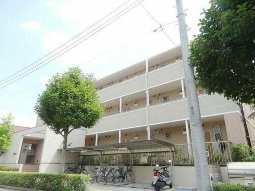 神奈川県川崎市高津区坂戸２丁目 3階建