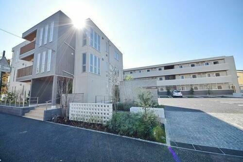 ＣＲＥＳＣＥＮＴＥ経堂　壱番館 3階建