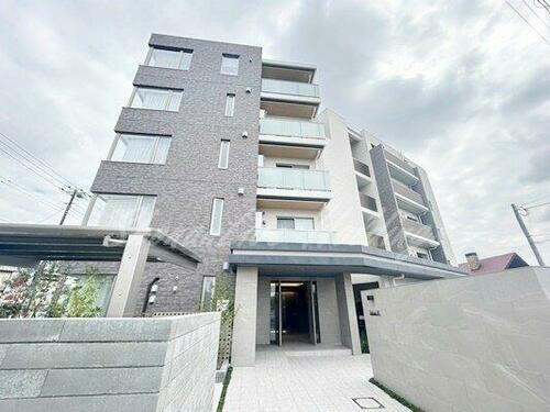 神奈川県藤沢市辻堂５丁目 5階建