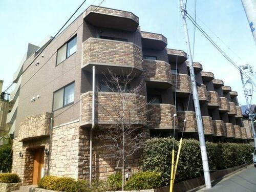 東京都杉並区上高井戸１丁目 3階建