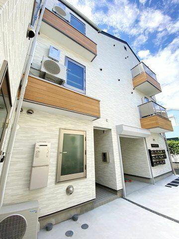 神奈川県横浜市神奈川区入江１丁目 3階建 築1年未満