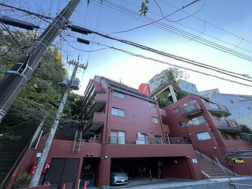 セザール衣笠公園 地上8階地下2階建