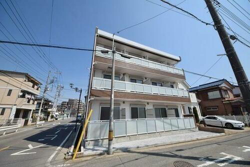 埼玉県川越市岸町１丁目 3階建
