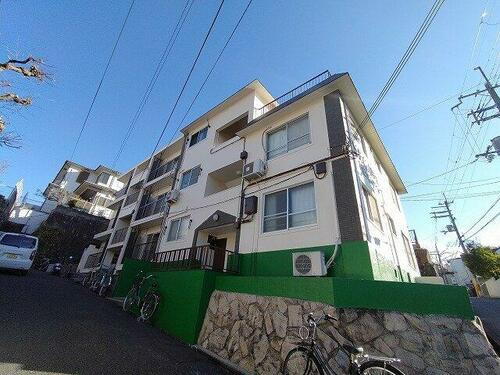 大阪府箕面市瀬川５丁目 3階建