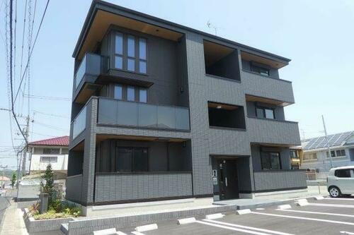 岡山県倉敷市宮前  3階建