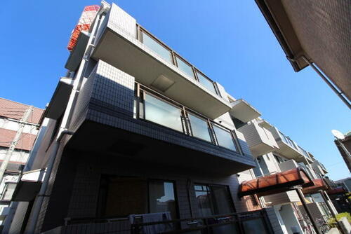 大阪府茨木市平田２丁目 築31年11ヶ月 3階建