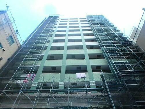 東京都新宿区新宿２丁目 15階建