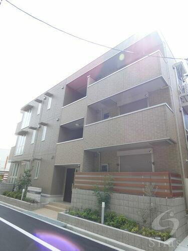 兵庫県尼崎市道意町５丁目 3階建