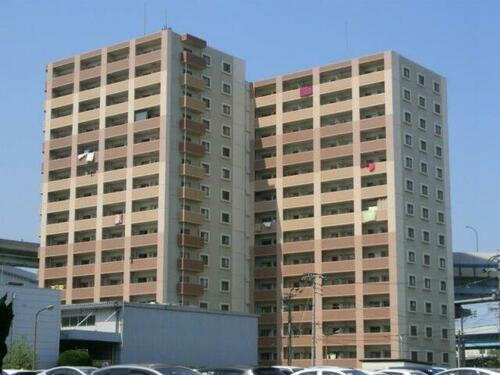 リファレンス箱崎 15階建