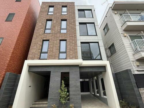 東京都新宿区市谷台町 4階建 築1年4ヶ月
