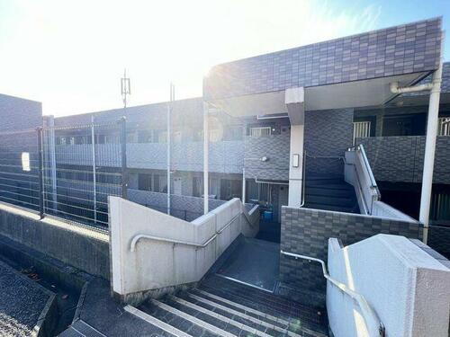 神奈川県横浜市磯子区杉田９丁目 賃貸マンション