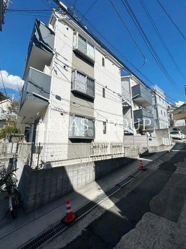 第１０セントラルコーポ反町 3階建