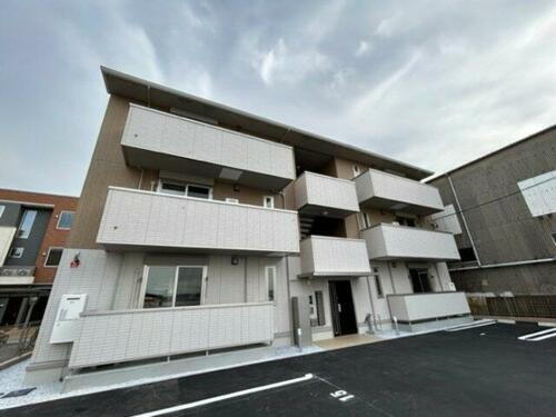 福岡県北九州市若松区桜町 3階建 築2年7ヶ月