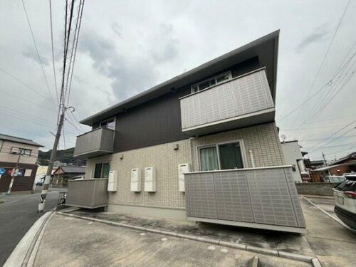 福岡県北九州市若松区古前１丁目 2階建 築13年10ヶ月