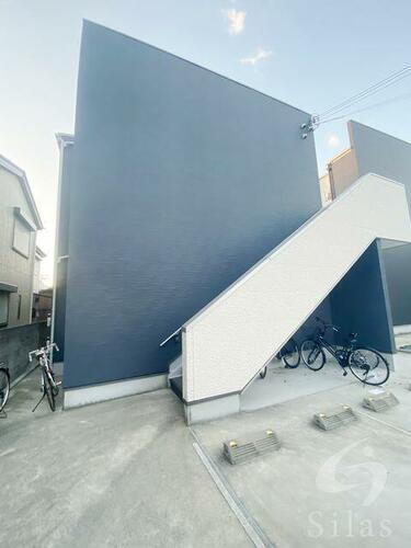 大阪府堺市西区浜寺石津町東５丁 2階建