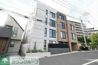 東京都世田谷区南烏山１丁目 4階建