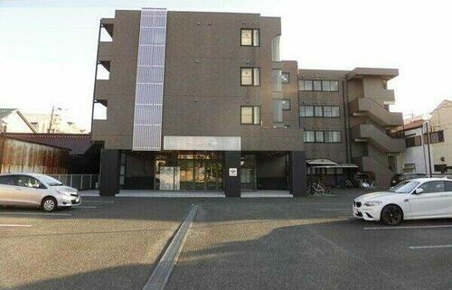 愛知県名古屋市中村区岩塚町字神田 4階建