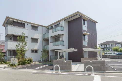 大阪府堺市西区浜寺南町２丁 3階建