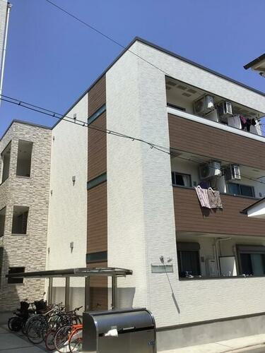 大阪府守口市八雲中町１丁目 3階建 築8年3ヶ月