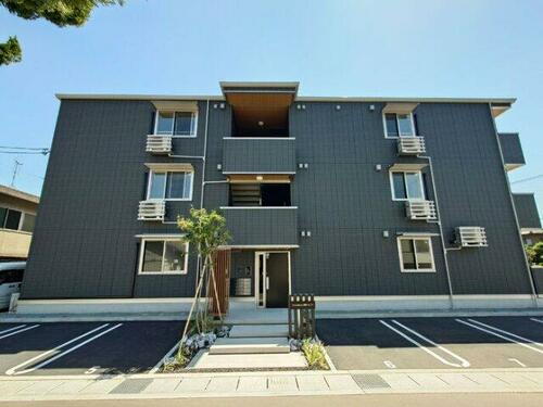 広島県福山市曙町５丁目 3階建 