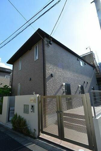 東京都世田谷区成城７丁目 2階建