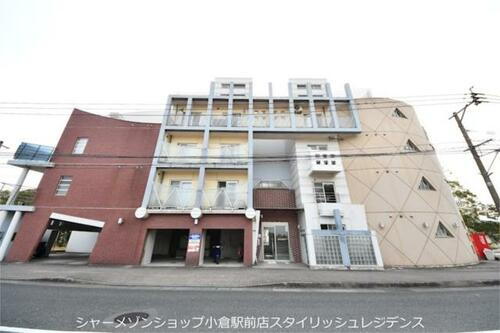 コンドミニアム北九大前 2階建