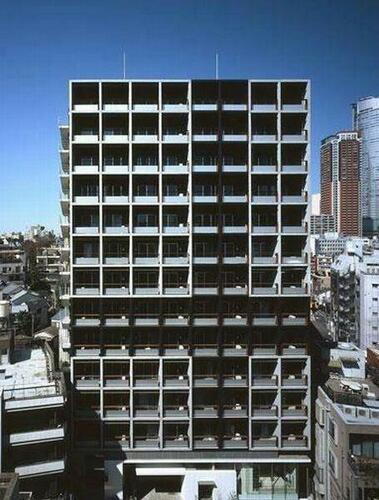 東京都港区麻布十番２丁目 13階建