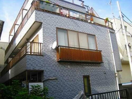 エルクレアドール 3階建