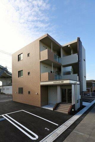 ＲＥＮＡＣＥ陣原 3階建