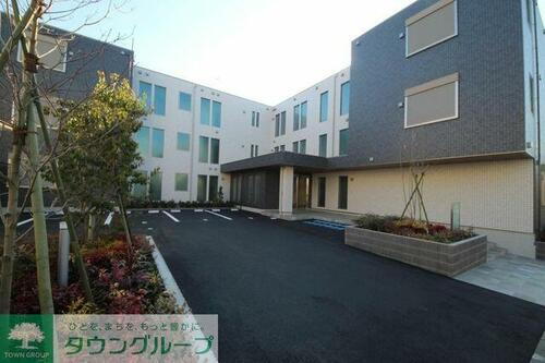 埼玉県さいたま市浦和区岸町５丁目 3階建
