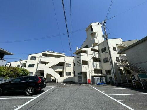 マンション大和 4階建