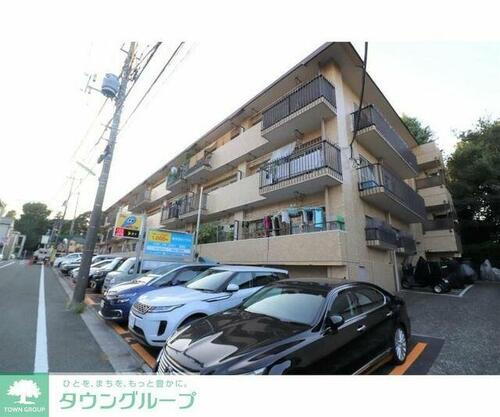 東京都世田谷区深沢５丁目 3階建