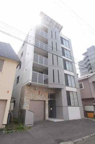 ＸＹＺ 5階建