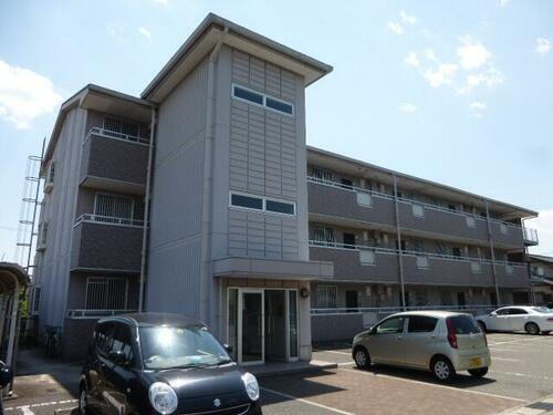 スタットニューヘン英賀保 3階建