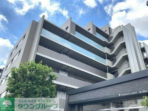 東京都世田谷区用賀１丁目 8階建
