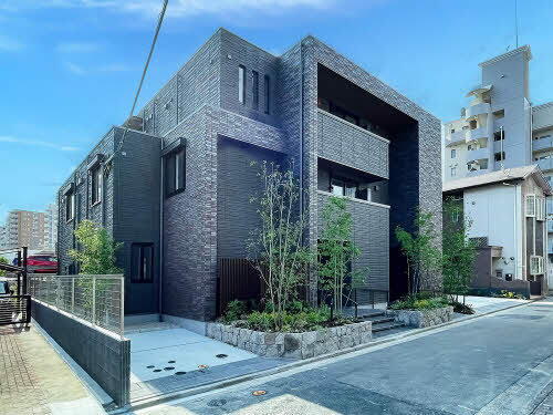 Ｋｌａｎｇ　Ｈｉｂｉｋｉ 3階建