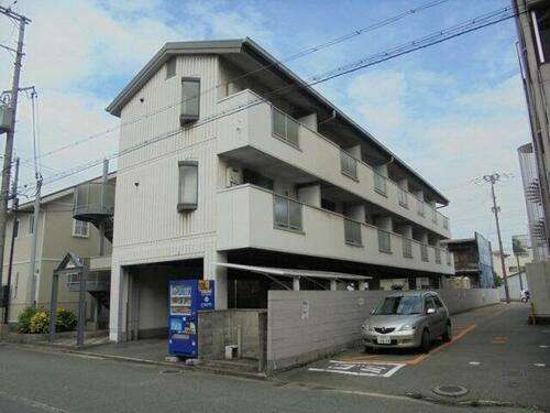兵庫県姫路市広畑区東新町１丁目 3階建