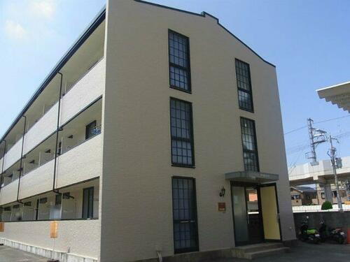 レオパレス綾園 3階建