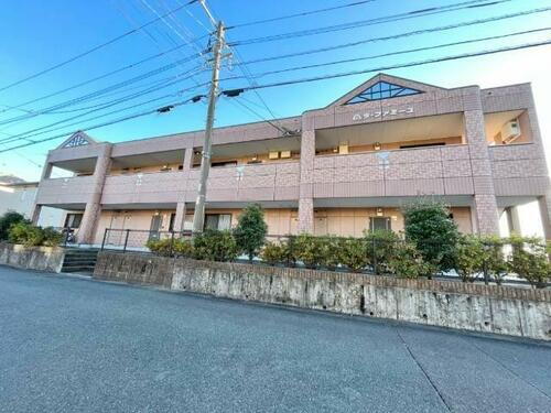 ラ・ファミーユ 2階建