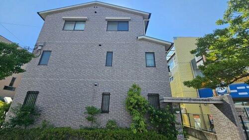 兵庫県西宮市段上町１丁目 3階建