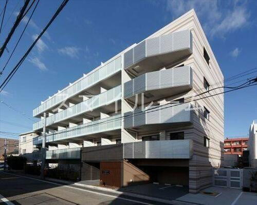東京都大田区南六郷２丁目 5階建