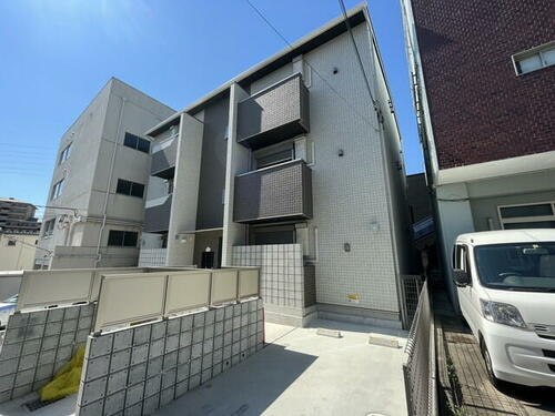 明石エヌエムスワサントユイット 3階建