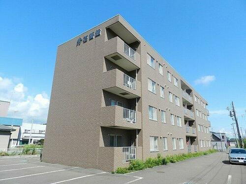 秀壱番館 4階建