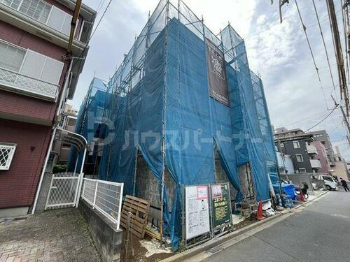 千葉県船橋市本中山４丁目 3階建 