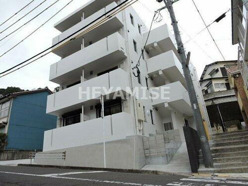 ｍｏｄｅｒｎ　ｐａｌａｚｚｏ出雲 4階建