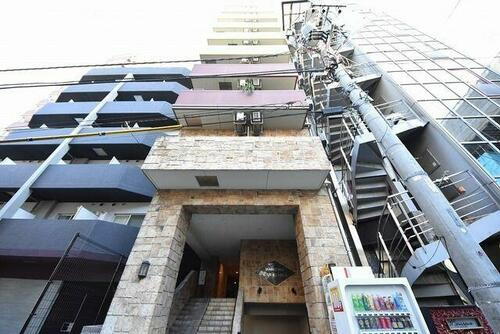 東京都港区西麻布１丁目 12階建