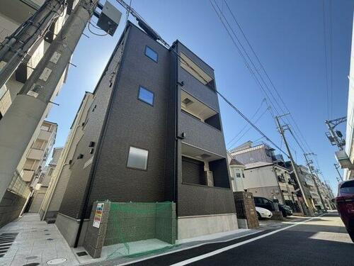 兵庫県神戸市東灘区深江本町１丁目  3階建