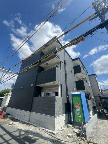 大阪府東大阪市森河内東１丁目  3階建